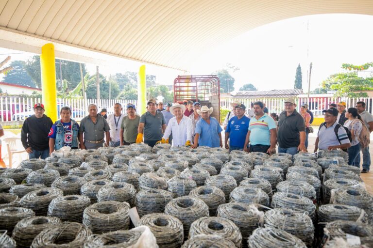 Entrega de alambre de púas